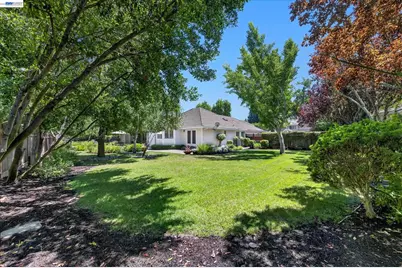 7905 Sawgrass Ct, Pleasanton, CA 94588 - Photo 38