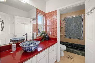6070 Mazuela Dr, Oakland, CA 94611 - Photo 24