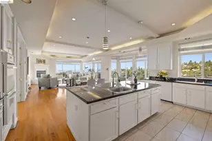 6070 Mazuela Dr, Oakland, CA 94611 - Photo 18