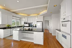 6070 Mazuela Dr, Oakland, CA 94611 - Photo 16