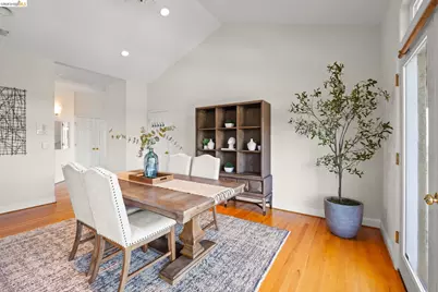 6070 Mazuela Dr, Oakland, CA 94611 - Photo 18