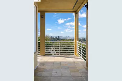 6070 Mazuela Dr, Oakland, CA 94611 - Photo 40