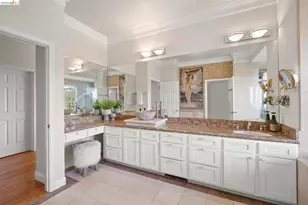 6070 Mazuela Dr, Oakland, CA 94611 - Photo 30