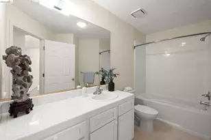6070 Mazuela Dr, Oakland, CA 94611 - Photo 38