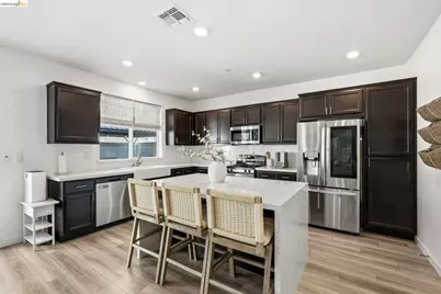 15929 Testarossa St, Lathrop, CA 95330 - Photo 10