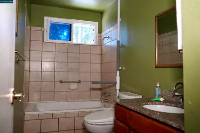 3700 Lundholm Ave, Oakland, CA 94605 - Photo 14