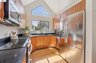 987 Independence Dr, Alameda, CA 94501 - Photo 16