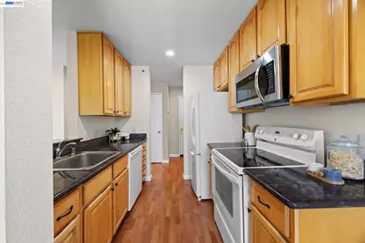 29588 Vanderbilt St #316, Hayward, CA 94544 - Photo 4