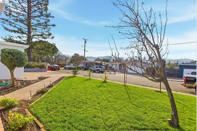 1382 Donna St, Novato, CA 94947 - Photo 6