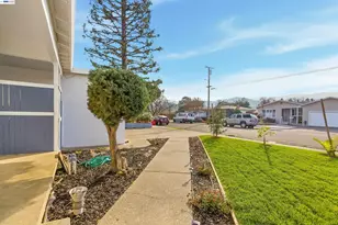 1382 Donna St, Novato, CA 94947 - Photo 8