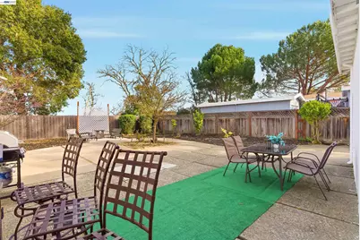 1382 Donna St, Novato, CA 94947 - Photo 12