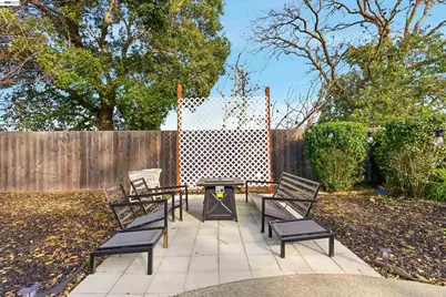 1382 Donna St, Novato, CA 94947 - Photo 14