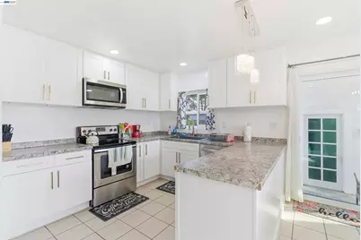 1382 Donna St, Novato, CA 94947 - Photo 36