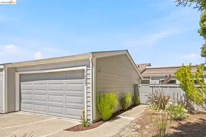 1897 Ascot Dr, Moraga, CA 94556 - Photo 2