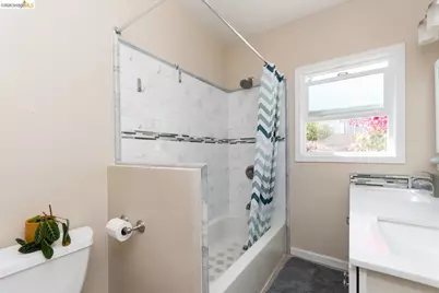2549 Monticello Av, Oakland, CA 94601 - Photo 18