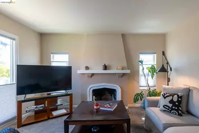 2549 Monticello Av, Oakland, CA 94601 - Photo 4