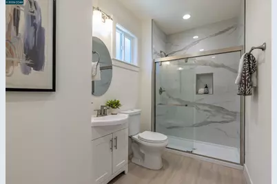 1078 55th St, Oakland, CA 94608 - Photo 18