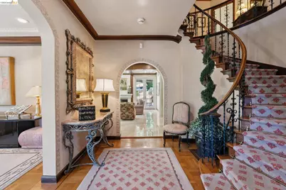 1300 Sunnyhills Rd, Oakland, CA 94610 - Photo 38