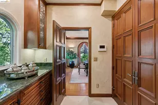 1300 Sunnyhills Rd, Oakland, CA 94610 - Photo 36