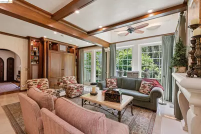 1300 Sunnyhills Rd, Oakland, CA 94610 - Photo 22