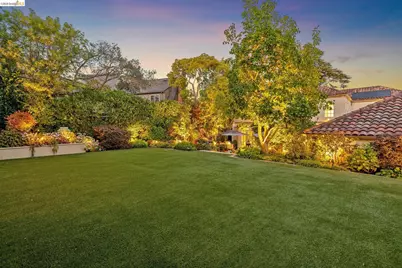 1300 Sunnyhills Rd, Oakland, CA 94610 - Photo 70