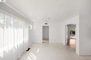 316 Canterbury Dr, Stockton, CA 95207 - Photo 8