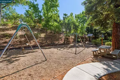 921 Arrowhead Ter, Clayton, CA 94517 - Photo 62