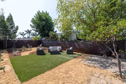 1044 86th Ave, Oakland, CA 94621 - Photo 30