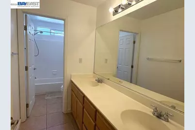 13900 Pinecrest St, Lathrop, CA 95330 - Photo 18