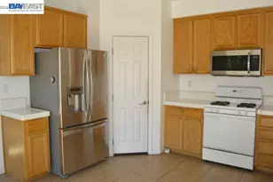 13900 Pinecrest St, Lathrop, CA 95330 - Photo 8