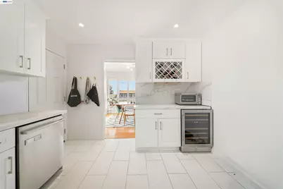 10774 Hellman St, Oakland, CA 94605 - Photo 18