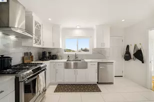 10774 Hellman St, Oakland, CA 94605 - Photo 16