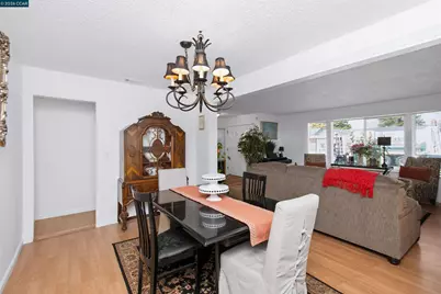 7723 Countryfield Dr, Sacramento, CA 95828 - Photo 14
