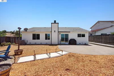295 Iris Rd, Hercules, CA 94547 - Photo 26