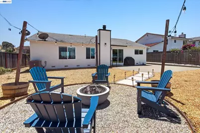 295 Iris Rd, Hercules, CA 94547 - Photo 4