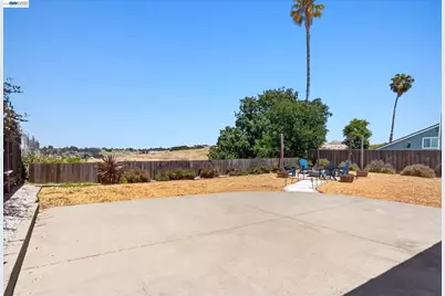295 Iris Rd, Hercules, CA 94547 - Photo 30