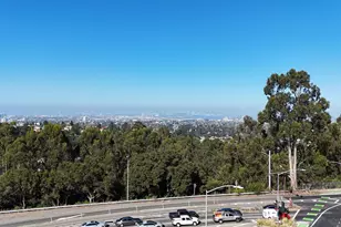 8 Hiller Dr, Oakland, CA 94618 - Photo 2