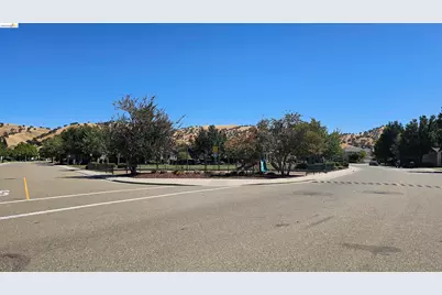 9489 California Oak Cir, Patterson, CA 95363 - Photo 6