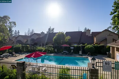 8 Del Prado Cir, Fairfield, CA 94533 - Photo 38