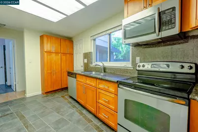 8 Del Prado Cir, Fairfield, CA 94533 - Photo 18