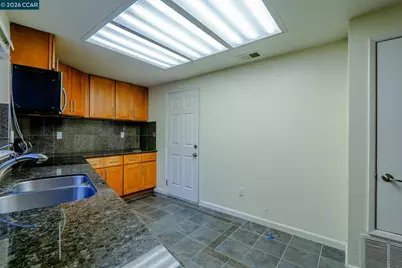 8 Del Prado Cir, Fairfield, CA 94533 - Photo 16