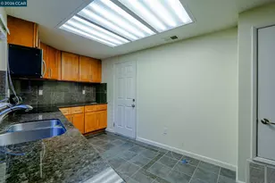 8 Del Prado Cir, Fairfield, CA 94533 - Photo 16