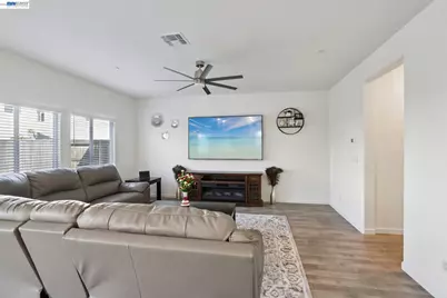 1449 Dorona Ln, Manteca, CA 95336 - Photo 8