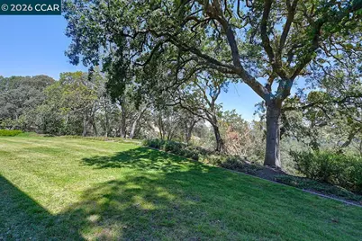 2724 Ptarmigan Dr #8, Walnut Creek, CA 94595 - Photo 18