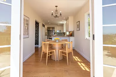 5960 Margarido Dr, Oakland, CA 94618 - Photo 14