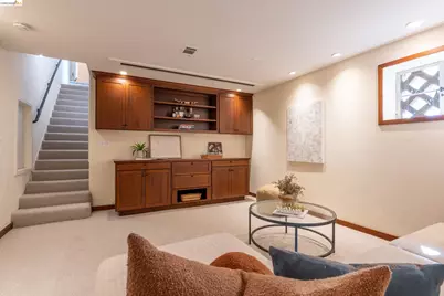 5960 Margarido Dr, Oakland, CA 94618 - Photo 40