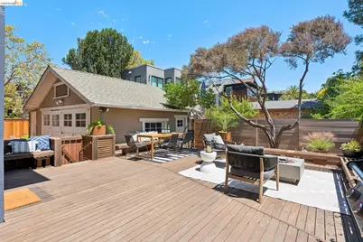 6656 Dana St, Oakland, CA 94608 - Photo 52