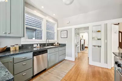 6656 Dana St, Oakland, CA 94608 - Photo 28