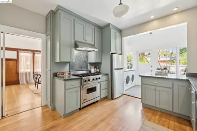 6656 Dana St, Oakland, CA 94608 - Photo 24