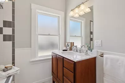1061 Annerley Rd, Piedmont, CA 94610 - Photo 22